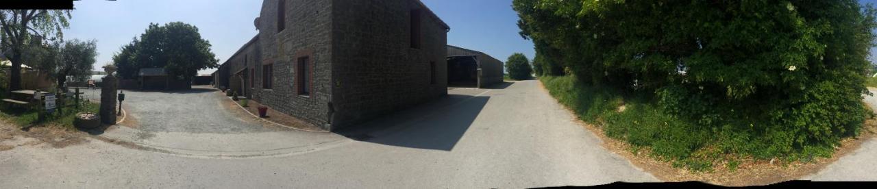 Le Loup Dans La Bergerie Bed & Breakfast Montmartin-sur-Mer Exterior foto